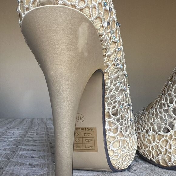 Lady Couture Ivy Peep Toe Gold Lace Mesh Stiletto Heels NIB Women’s EU 40 US 9 - Picture 12 of 16